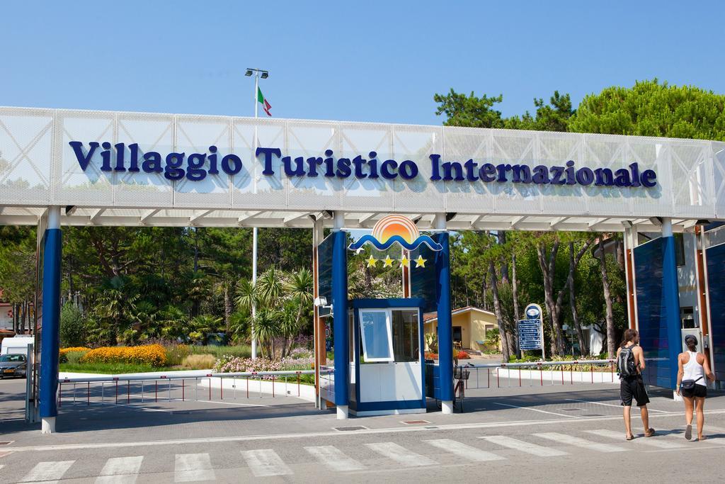 Villaggio Turistico Internazionale Бибионе Екстериор снимка